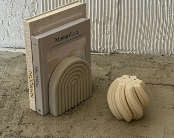Concrete Rainbow Arch Bookend: Minimalist Home Decor