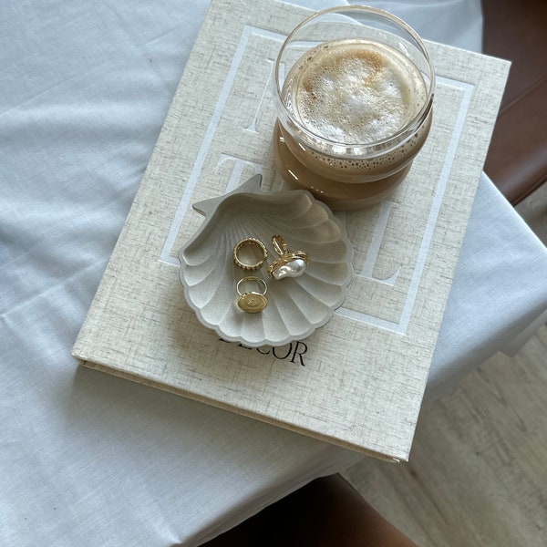 Handmade Concrete Seashell Tray - Personalized-Jewelry Dish-Seashell Tray - Concrete home decor-Jewelry Holder-Concrete small Plate-Cement
