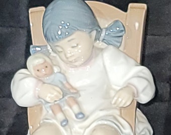 Nap Time 5448 - Lladro Porcelain Glaze Figurine José Puche 1987 Spain Art Collectible Gift Sculpture Vintage.