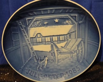Bing & Grondahl Christmas Plate 1985: Christmas Eve at the Farm, Denmark Porcelain