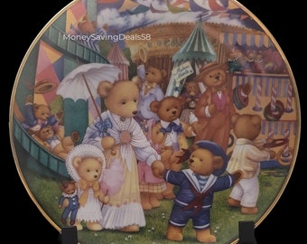 Cawl Lawson "Teddy Bear Fair" #P9505 Fine Porcelain Franklin Mint Heirloom Collectible Plate Art Circus Family Fair Gift Rides Wall Vintage