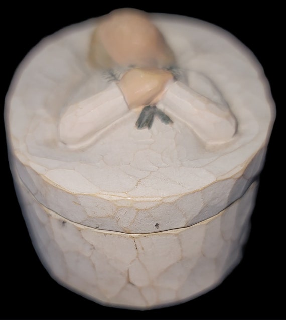 Willow Tree "REMEMBRANCE KEEPSAKE BOX" by Susan L… - image 3