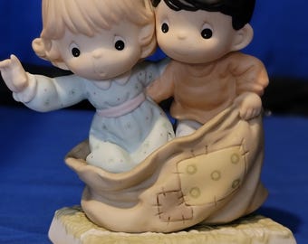 Precious Moments 635030 Figurine: I Couldn't Make It Without You, Enesco 1999