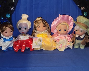 5 Mini Precious Moments Vinyl Dolls Ursula Little Mermaid, 2 Belle Beauty and the Beast, Glinda, the Good Witch, Elf, Wizard of Oz Disney