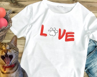 Love t-shirt with paw print, Paw print t-shirt, Pet lover t-shirt, cute paw print shirt, dog lover shirt, kitty mama t-shirt,