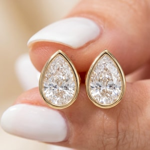 Bezel Set Stud Earrings, Pear Cut Diamond Stud Earrings, Solitaire Studs, 14K Gold Diamond Stud Earring, Pear Shaped Diamond Earring