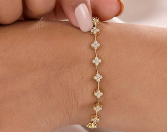Clover Tennis Bracelet in 14K Gold Lab Grown Diamond Clover Bracelet, Dainty Diamond Bracelet