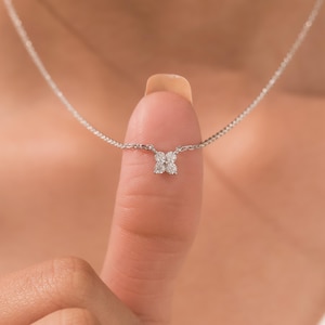 Clover Diamond Necklace Pendant , Small Clover Necklace, Dainty Sparkling Chain, White Diamonds, Flower Diamond Necklace For Women