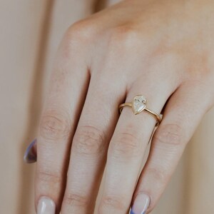 Pear Engagement Ring, Lab Grown Diamond Ring, Solitare Ring Female Promise Ring, Single Diamond Ring, Female Diamond Ring