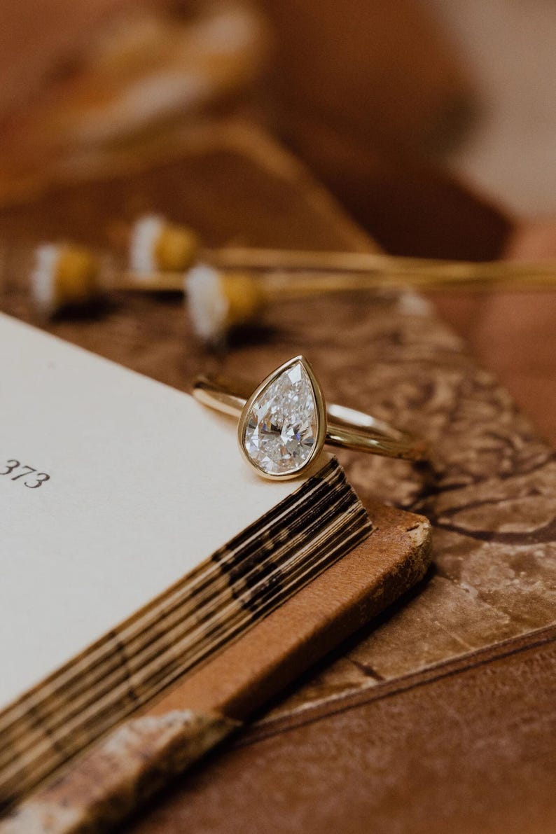 Pear Engagement Ring, Lab Grown Diamond Ring, Solitare Ring Female Promise Ring, Single Diamond Ring, Female Diamond Ring