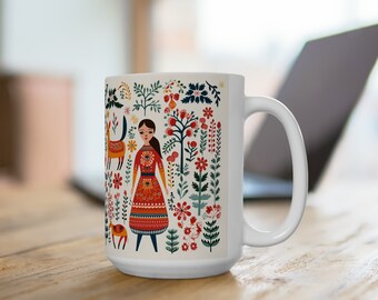 Könnte beinhalten: Weiße Keramik-Tasse mit einem Volkskunst-Design. Das Design zeigt eine Frau in einem roten Kleid, Hirsche, Blumen und Blätter in Rot-, Orange-, Grün- und Blautönen. Die Tasse hat einen großen Henkel.
