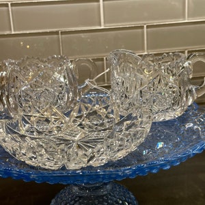 Set per zucchero e lattiera con piatto antico americano in cristallo con taglio brillante d&#39;epoca e piatto