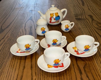 Vintage Child’s 13 Piece Porcelain Little Bear Tea Set