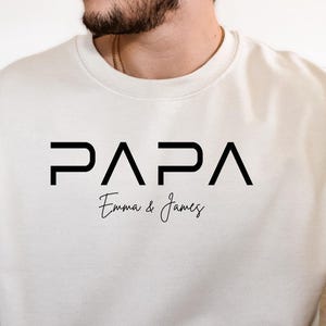 Papa Sweatshirt Kundenspezifisch mit Namen, Vater T-Shirt Geschenk, Erwarteter Vater Ankündigung T-Shirt, Vatertag Hoodie, Cooler Vater Shirt, Bester Vater Pullover