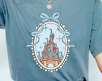 Comfort kleur T-shirt Disney Castle Bow Coquette, prinsessenkasteelschets, magisch shirt, vintage kasteel, Disney-gezinsvakantie, Disney Kids