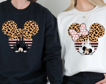 Luipaardprint Mickey Minnie-familie bijpassende shirts, schattige Disney-sweater voor koppels, luipaard Mickey Minnie Mouse-cadeau, Disney-gezinsvakantie