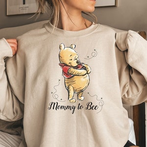 Mommy to Bee Sweatshirt,Pregnancy Reveal Sweatshirt,Disney Pooh Mommy Sweatshirt,Disney sweatshirt,Gift for mom,Mama shirt,New mom gif