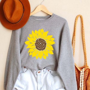 Sunflower sweatshirt,Flower sweatshirt,Sunflower Cute Women Crewneck,Floral Sunflower Sweatshirt,Nature Lovers, Sunshine Sweatshirt