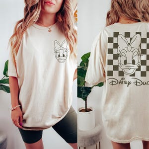 Komfort Farben Retro Minnie T Shirt, Minnie Maus T-Shirt, Kariertes Disney Sweatshirt, Disney Girl Trip Shirt, Disney T-Shirt, Classic Disney Bild 3