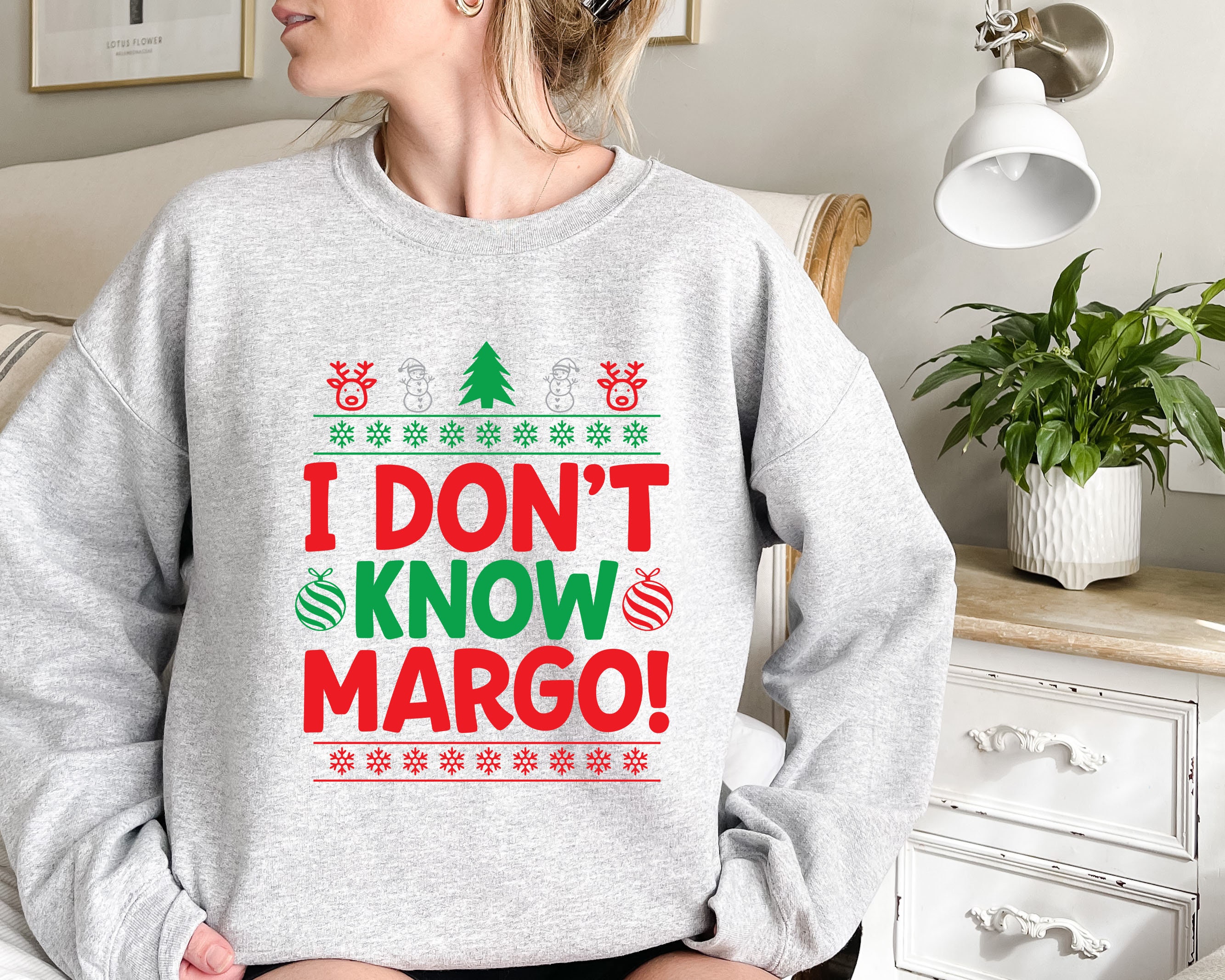 margo dress christmas vacation Todd and Sweatshirt,why's the Carpet Wet Todd,i Don't Know Margo,couple Christmas Shirts,matching Christmas Shirts, Margo holiday movie Halloween