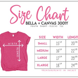 Pu&ograve; includere: Tabella delle taglie per la t-shirt a maniche corte per ragazzi Bella + Canvas 3001Y. La tabella mostra le taglie dalla S alla XL con le misure di larghezza e lunghezza corrispondenti in pollici.