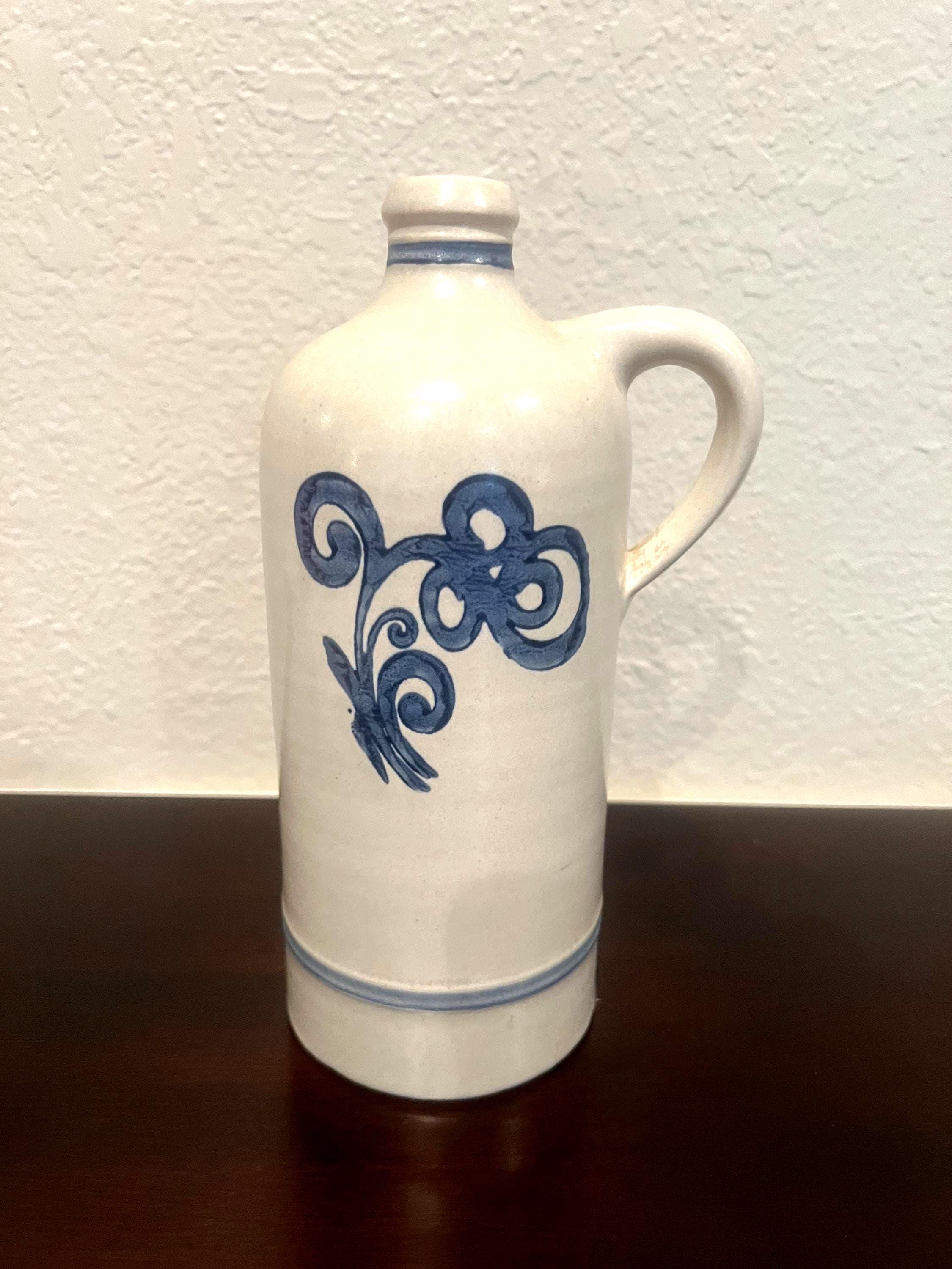 Pfaltzgraff Yorktowne Stoneware Jug - Etsy display picture 1