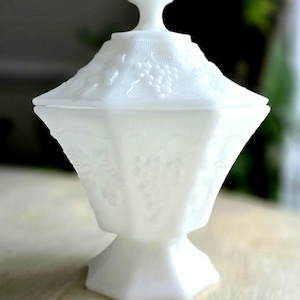 Anchor Hocking vintage milk glass pedestal grape candy dish grapevine design container dish with lid white