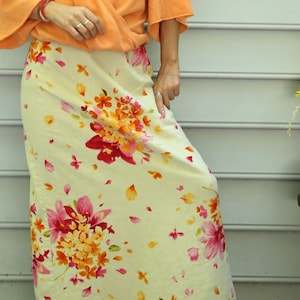 Vintage beige red orange linen floral skirt maxi 8 M slit 90s spring romantic