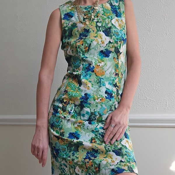 Sleeveless dress floral green sundress, vintage 90s 4 S M bodycon feminine