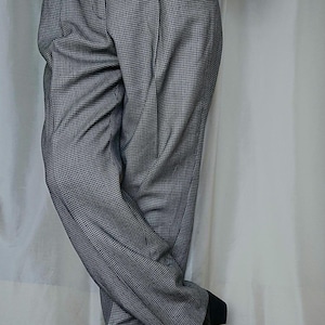 Vintage 100% wool trousers warm winter pants Dark Academia 6 M women&#39;s houndstooth high waist tapered leg Woolmark 80s pleated