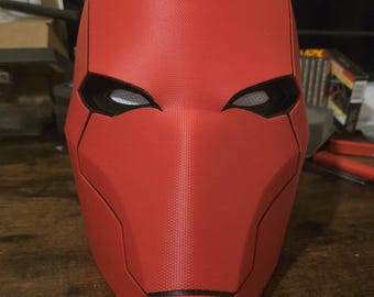 Red Vigilante Helmet – Tactical Outlaw Cosplay Mask – 3D Printed Comic Anti-Hero Helmet