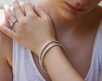 Silver shiny thick round bangle cuff, circle shaped stacking bracelets, simple ethnic minimal arm party bangle, boho bohemian hippie dainty