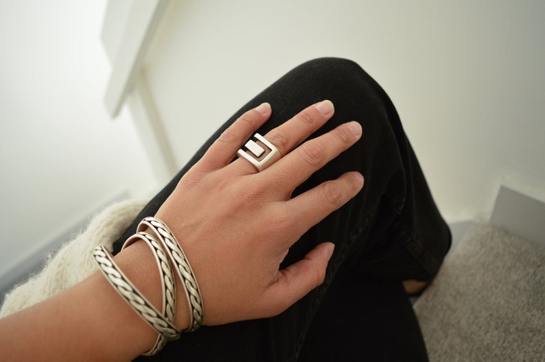 Antieke zilveren geometrische ring, grote statement abstracte moderne ring boho sieraden cadeau voor haar, unisex strudy grote vierkante brede bandring afbeelding 7