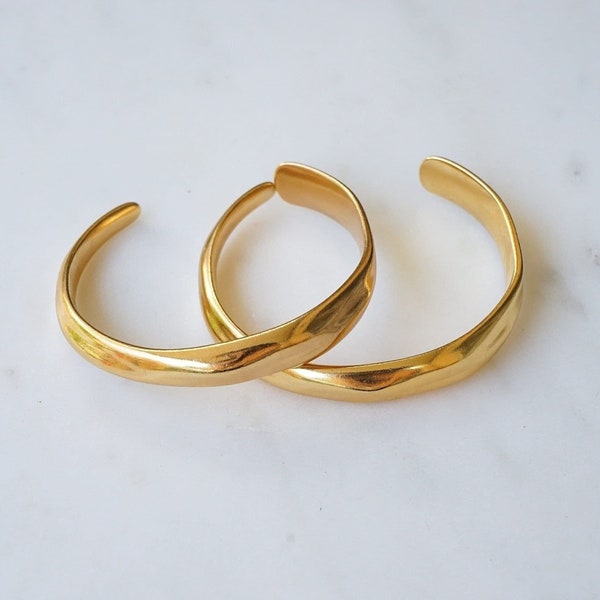 Manchette martelée épaisse en or, pile de bracelets empilables, bracelet corde empilable bohème délicat minimaliste, style libre, 6-7,5 pouces
