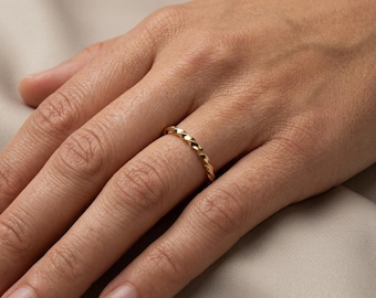 Thin Gold Band, Golden Stainless Steel Ring, Twisted Or Wavy Band, Size 7