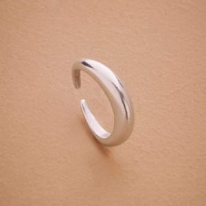 Silver thin soft curve ring image 7