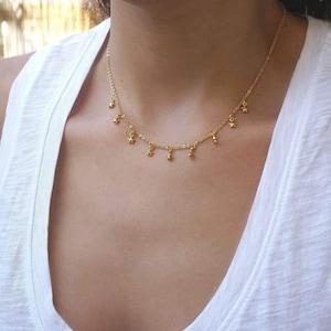 Gold Sterne Charme Choker Halskette, himmlische Mix n &#39;Match Halskette, zierlicher Boho Schmuck, Geburtstagsgeschenk für Sie