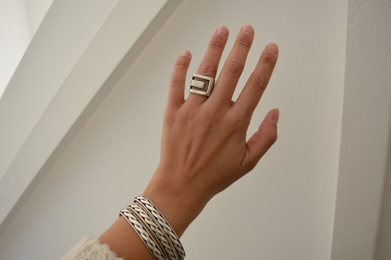 Antieke zilveren geometrische ring, grote statement abstracte moderne ring boho sieraden cadeau voor haar, unisex strudy grote vierkante brede bandring afbeelding 6