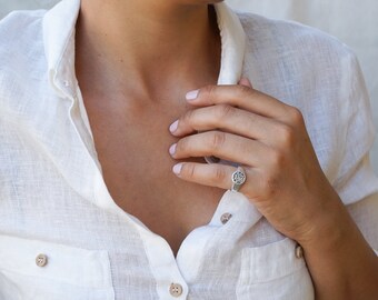 Anillo de sello floral de plata antigua, anillo de caballero simple boho, anillo minimalista meñique de sello delicado, regalo de cumpleaños de rock indie hippie de sello