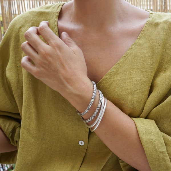 Antieke zilveren manchet in Bali-stijl, stapellagen armbanden, armbanden, boho dikke etnische tribale gegraveerde symbolen sieraden, cadeau voor haar