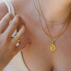 Zierlicher Gold Sicherheitsnadel Ring, Minimalistischer moderner Boho Ring, kleiner minimal verstellbarer Schichtring, Gold skurrile stapelbare minimalistische Ring