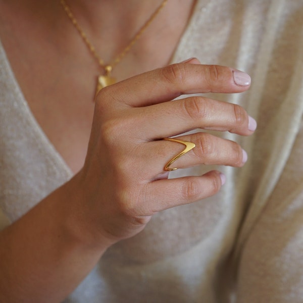 Geometric V Stainless Steel Gold Ring, Modern Shape Rock Style Bold Design Stacking delicate minimalist Layered chic ring, Gift for her