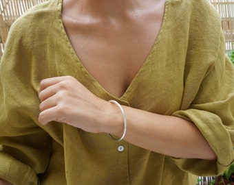 Silver shiny thick round bangle cuff, circle shaped stacking bracelets, simple ethnic minimal arm party bangle, boho bohemian hippie dainty