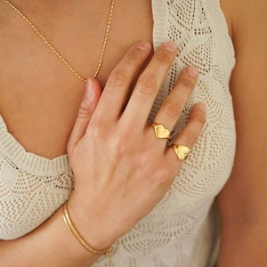 Anillo de corazón para el meñique envuelto en oro, anillo de amor minimalista bohemio con caballero