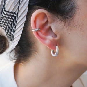 Modern silver open hoop earrings, curved chunky free flowing hoops, minimalist dainty geometric minimal bohemian stacking hoop, gift for her