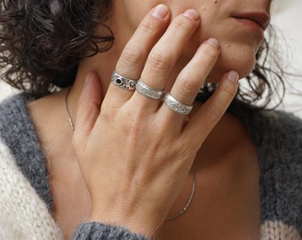 Antique silver floral pattern engraved band ring, gypsy bohemian minimal midi statement thumb ring, thin band stackable minimalist ring