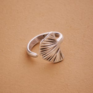 Bague en argent avec ginkgo biloba, bague enveloppante bohème ajustable feuille