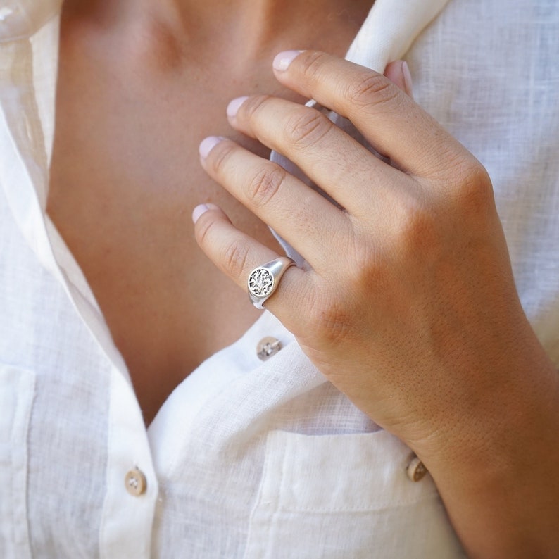 Antique silver floral stamp signet ring, boho simple chevalier ring, dainty signet pinky minimalist ring, signet hippie indie rock bday gift image 8