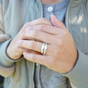 Silver thin soft curve ring image 5