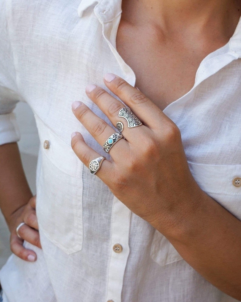 Antique silver floral stamp signet ring, boho simple chevalier ring, dainty signet pinky minimalist ring, signet hippie indie rock bday gift image 5